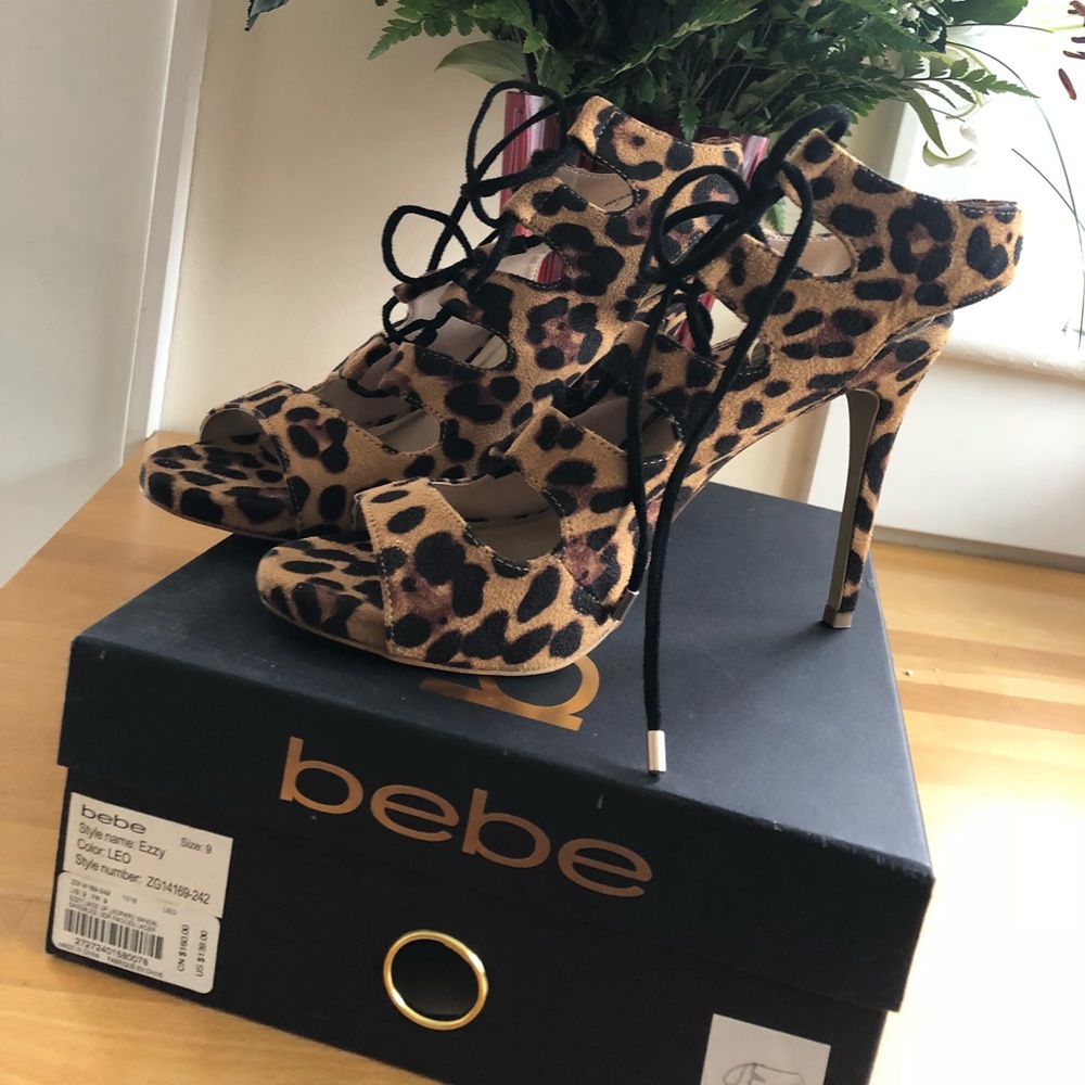 Bebe high heal